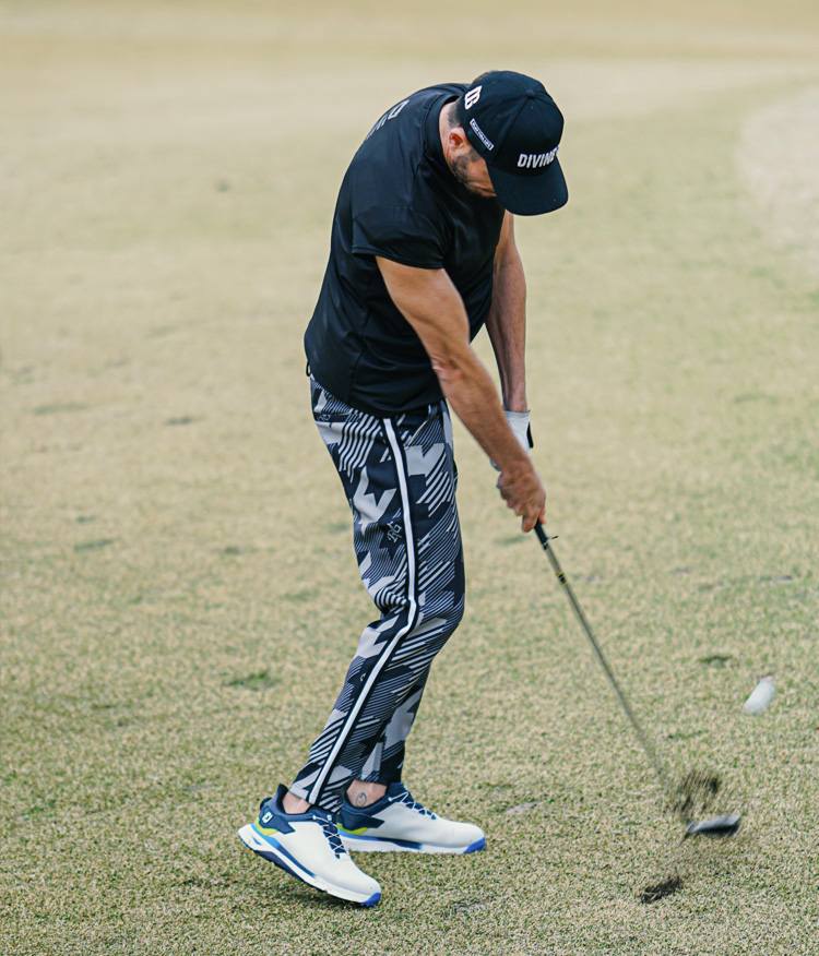 ストレッチモックネックショートスリーブ_コーデ2