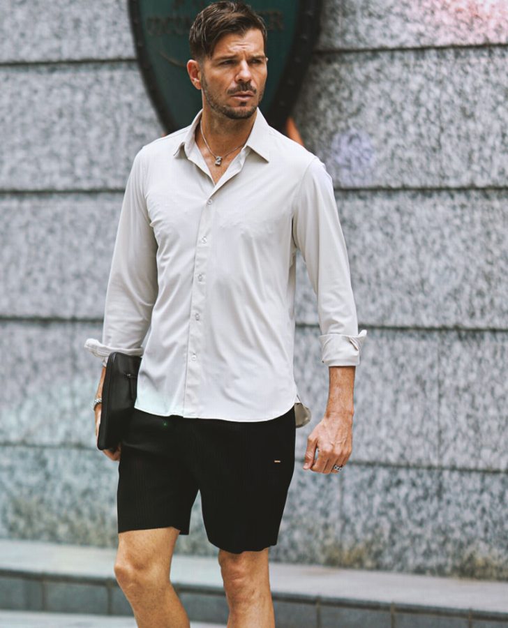 LOOK 02