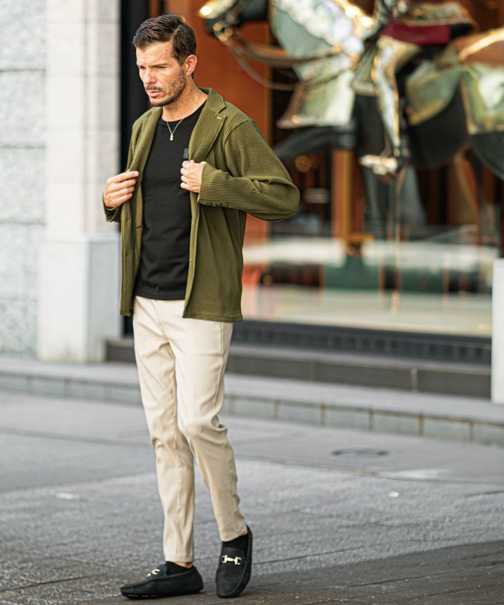 テーラードジャケット×ツイルスキニーパンツ