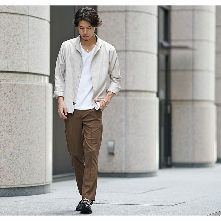 テーパードパンツ