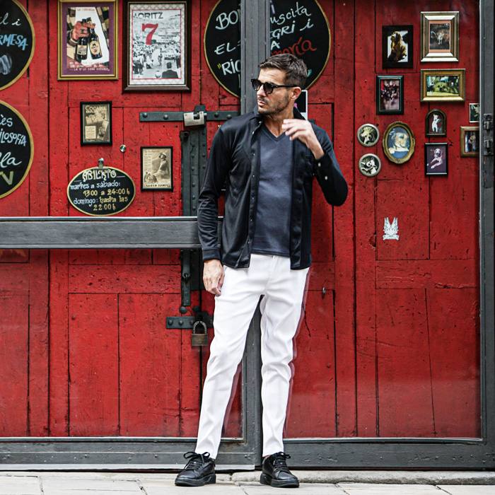 インナーはプレミアムカットソーで引き算