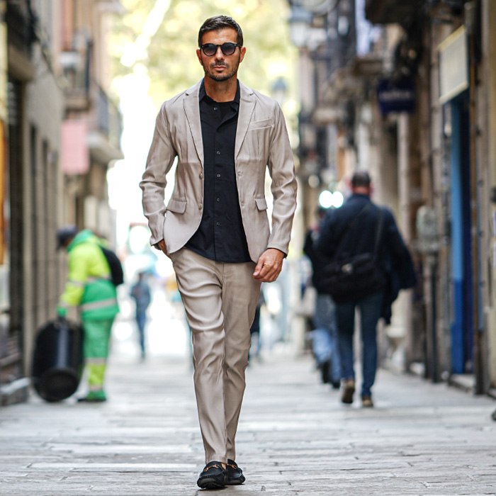 クルーネック。迷ったら、これ。