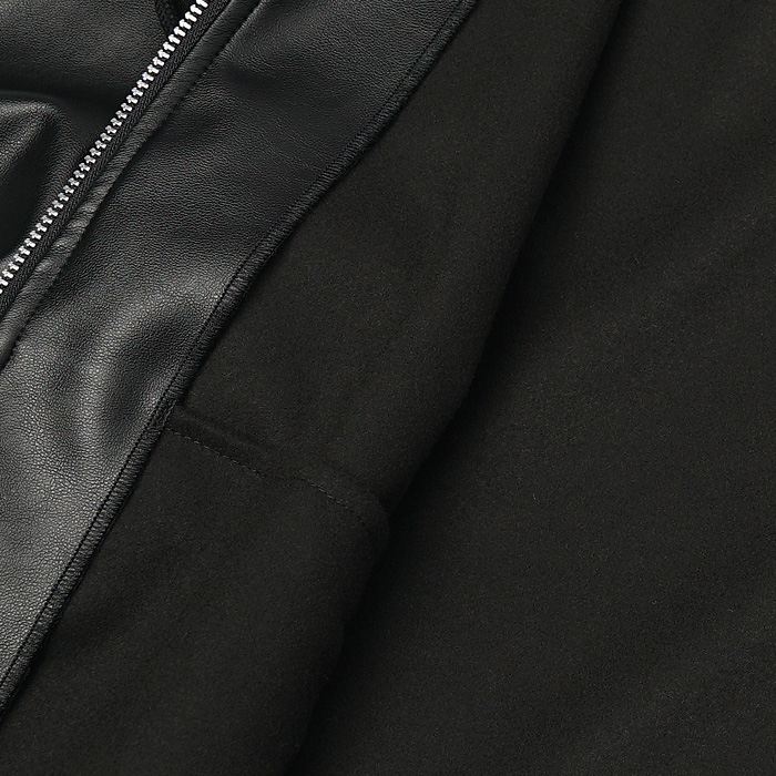 裏地：フリース素材