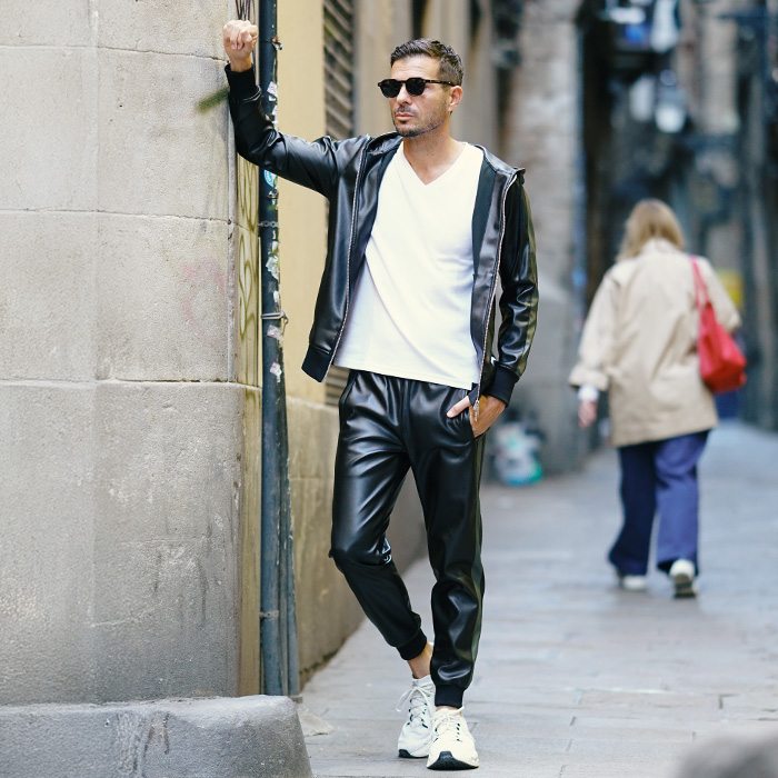 細身シルエット 着用イメージ