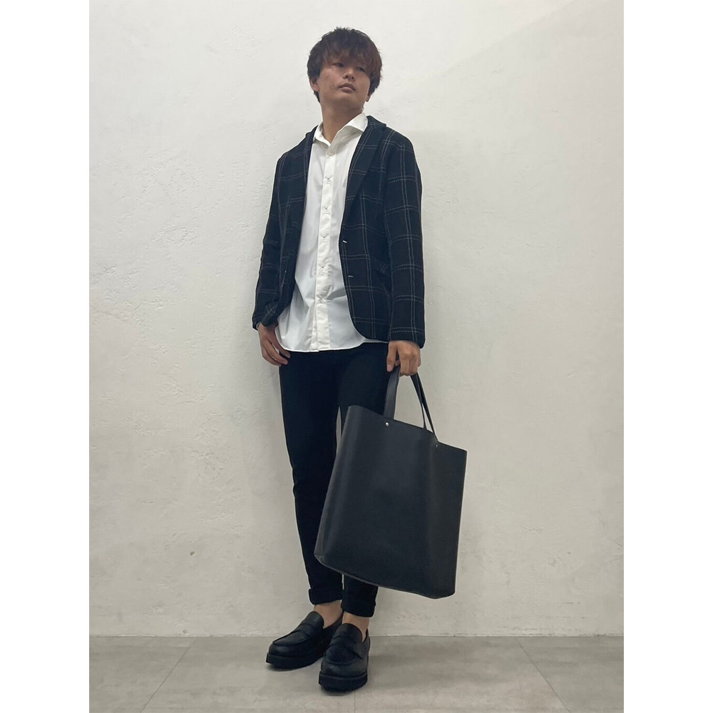 ゴルフ場・クラブハウスに着ていく服装の正解は？ポイントを解説