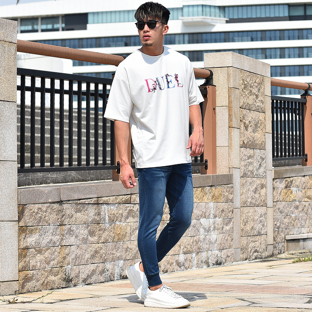 ビッグtシャツのイケてるコーデはコレ メンズ